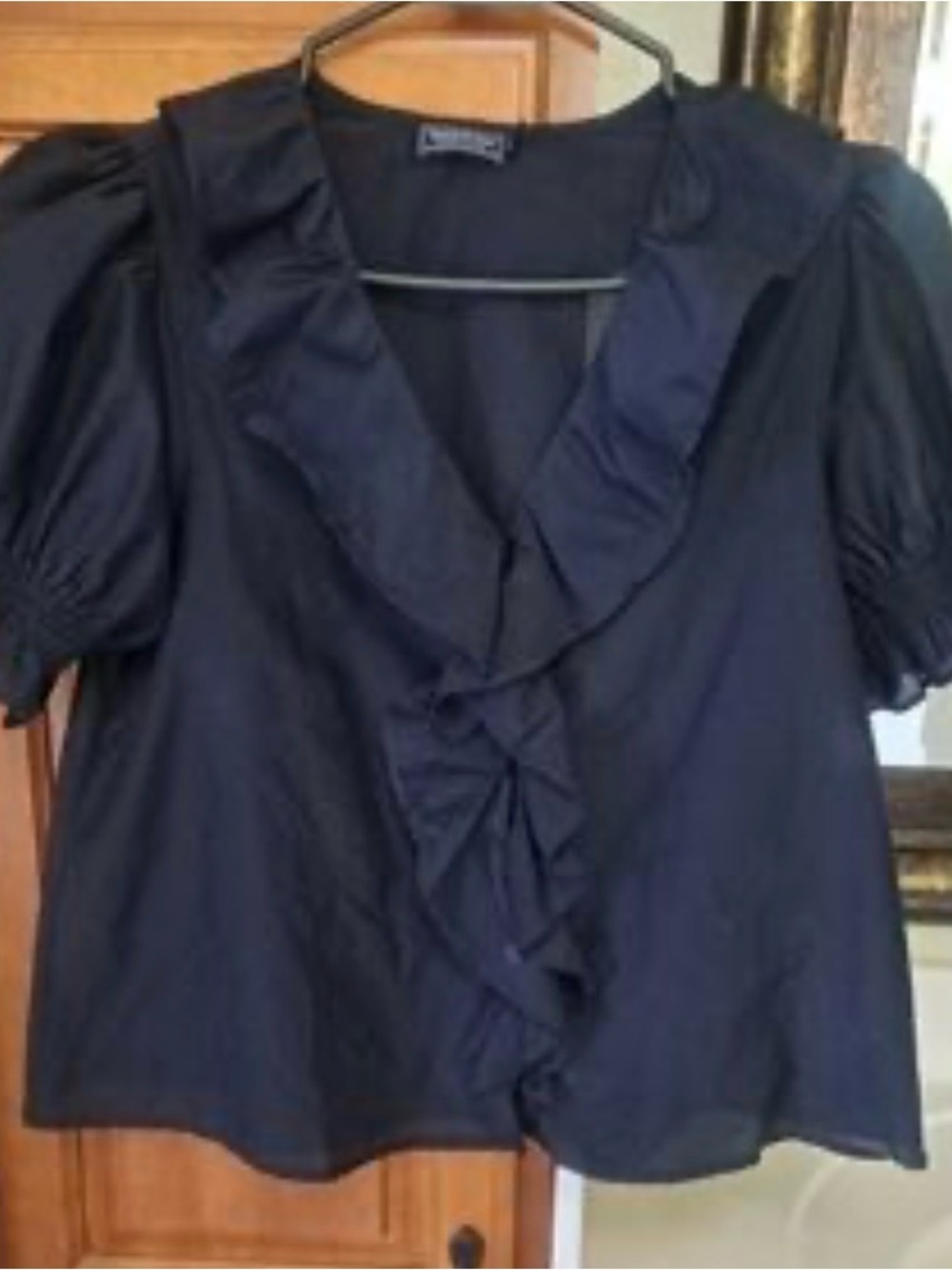 Vineyard Vines Black Ruffled Blouse | Size Small | NWOT
